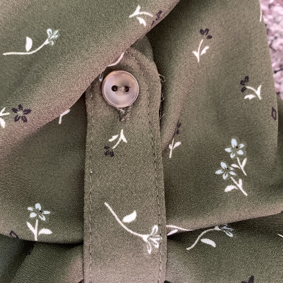 Green floral/paisley blouse - Picture 2 of 2